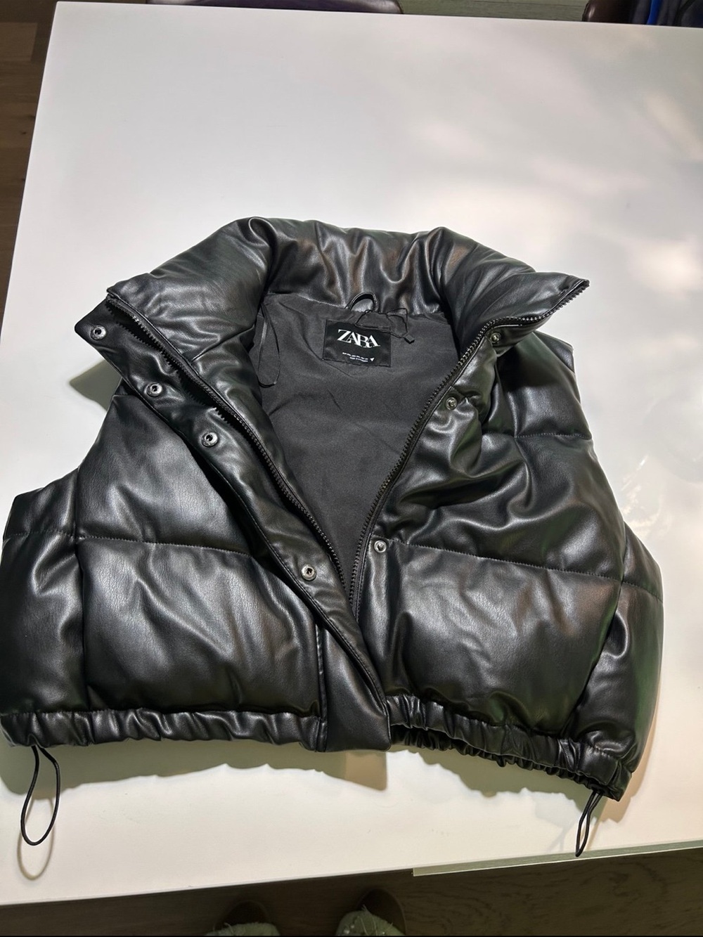 Zara Black Cropped Puffer Vest - Picture 3 of 6